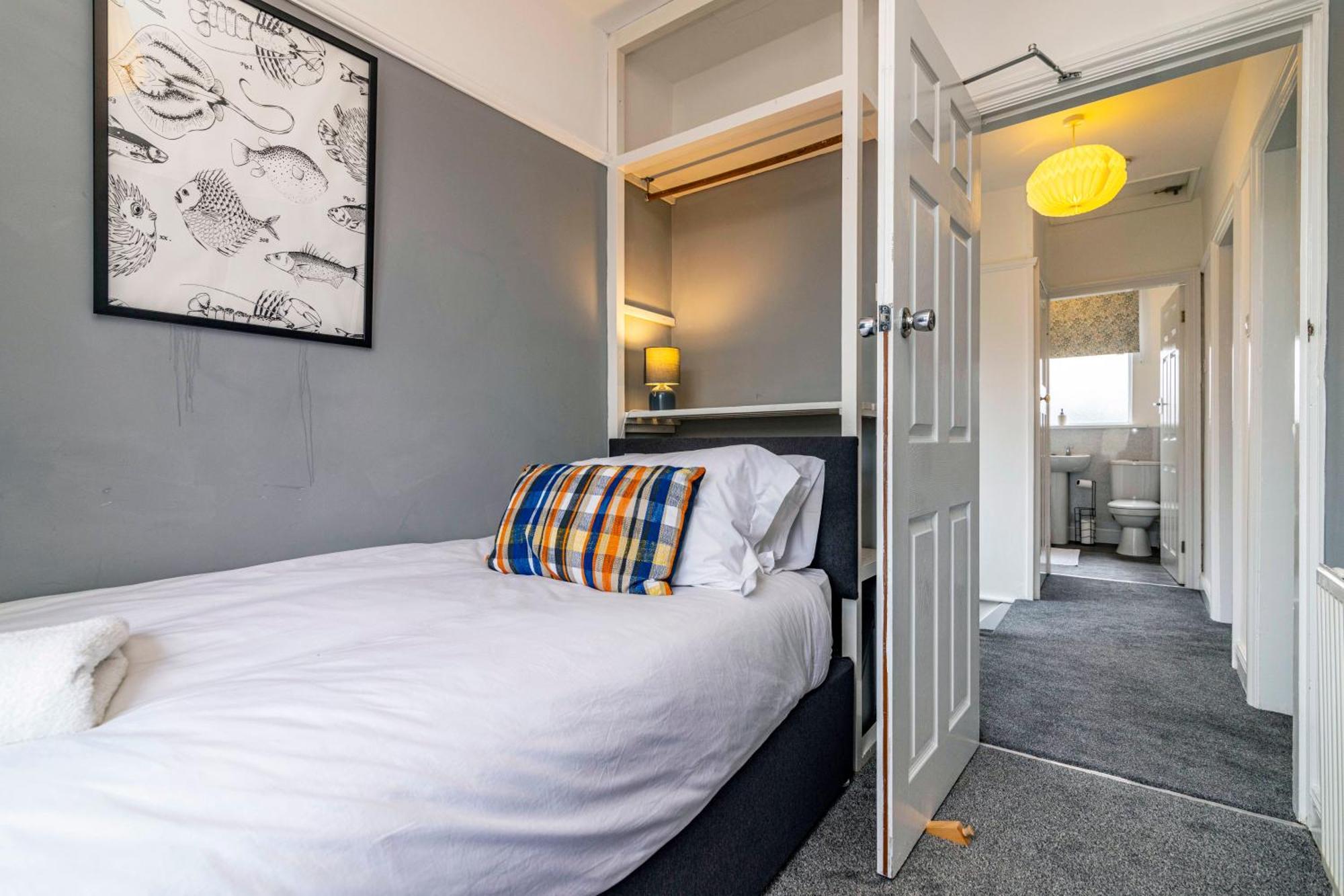 Lovely 4Bdr Home- Off Street Parking Sleeps 7 Nottingham Exterior photo