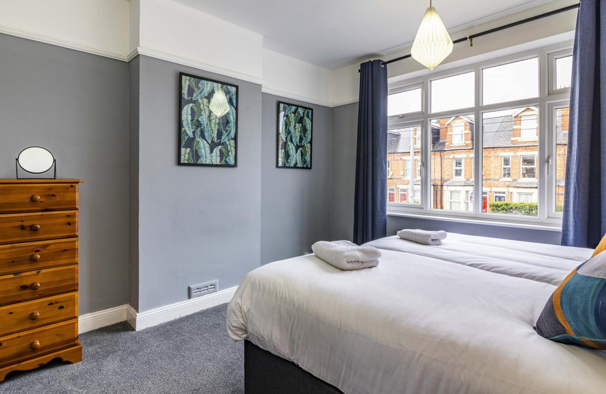 Lovely 4Bdr Home- Off Street Parking Sleeps 7 Nottingham Exterior photo