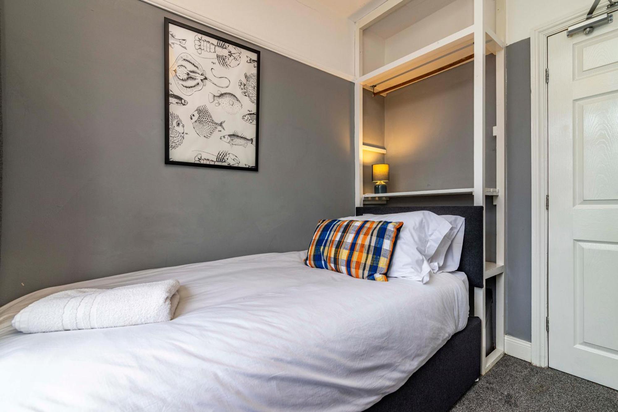 Lovely 4Bdr Home- Off Street Parking Sleeps 7 Nottingham Exterior photo