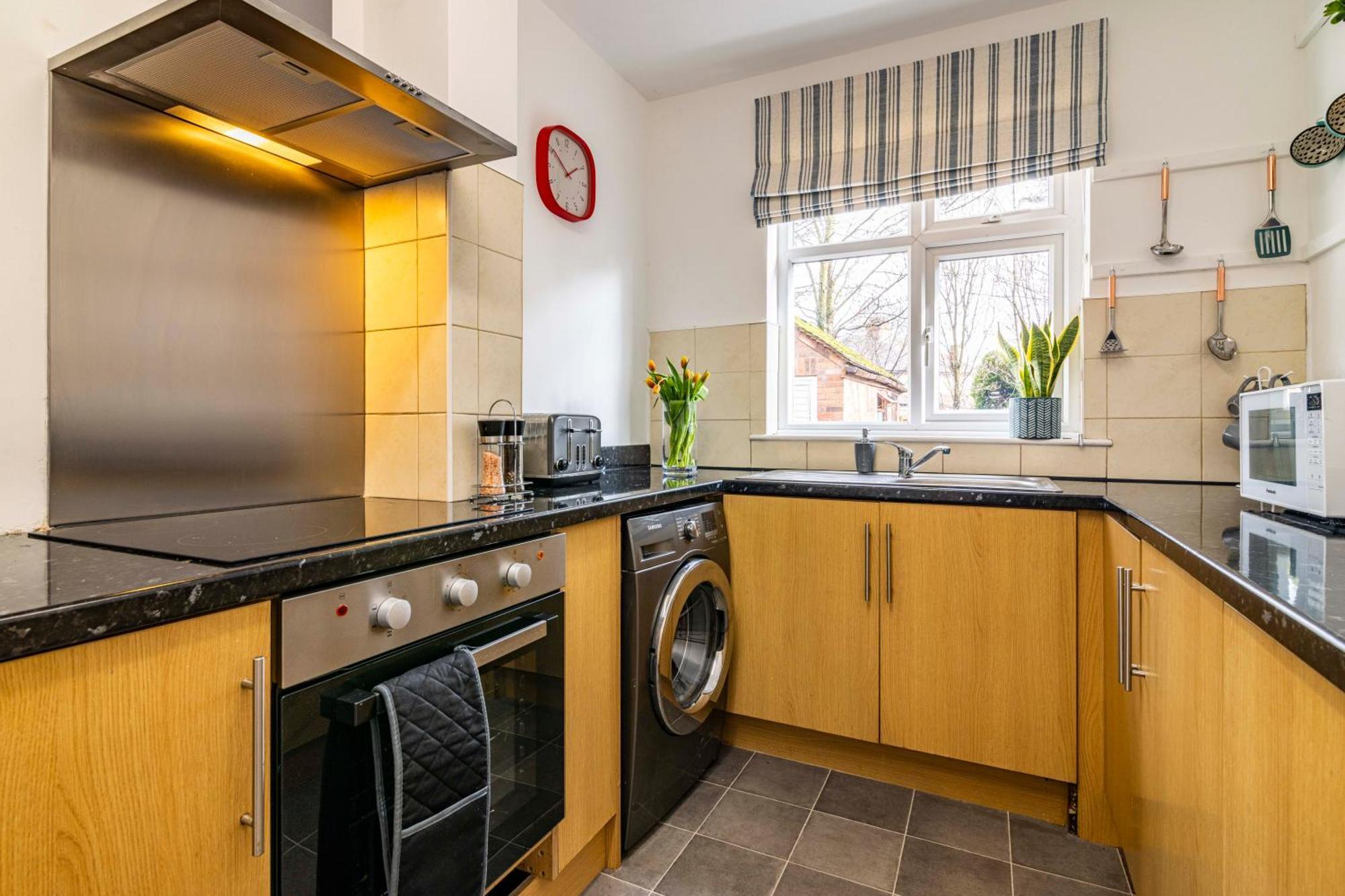 Lovely 4Bdr Home- Off Street Parking Sleeps 7 Nottingham Exterior photo