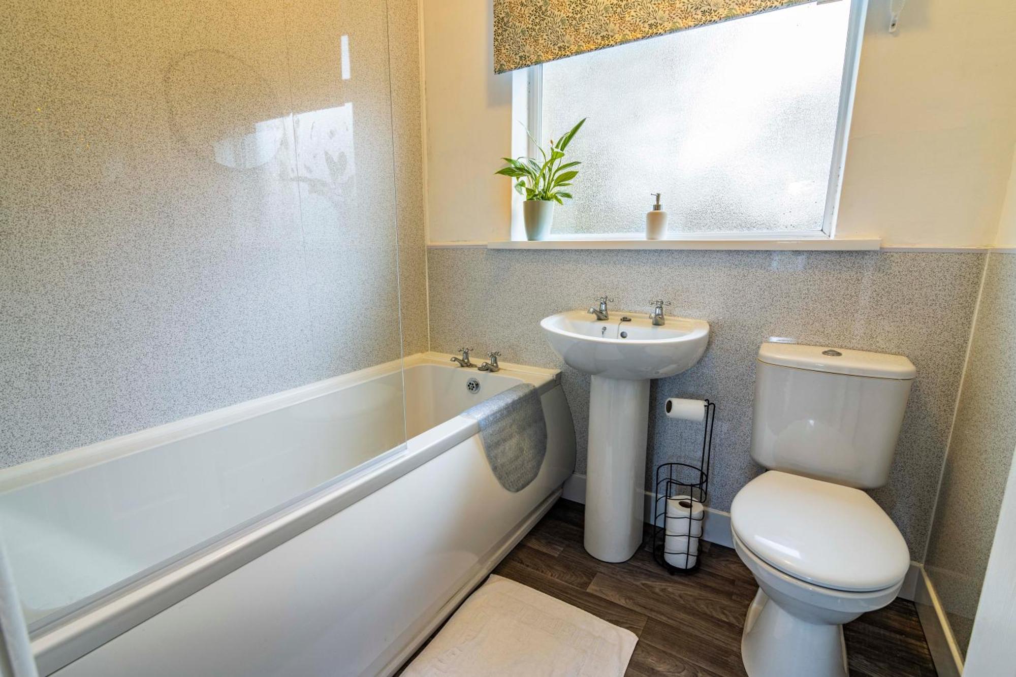 Lovely 4Bdr Home- Off Street Parking Sleeps 7 Nottingham Exterior photo